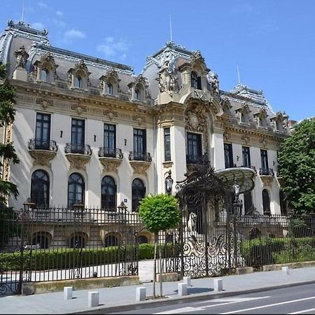 Super Central - Lovely One-Bedroom Apartment On Victoriei Avenue Bukarest Exteriör bild