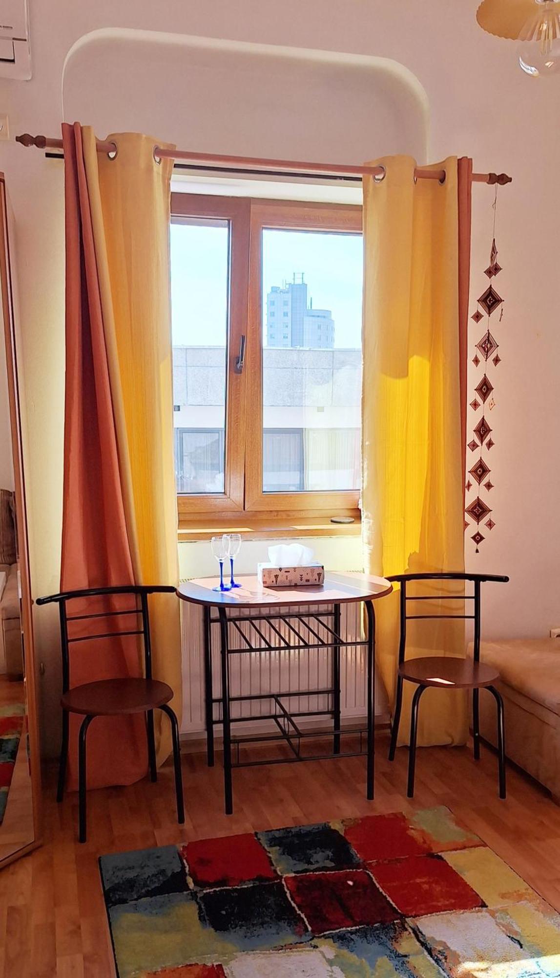 Super Central - Lovely One-Bedroom Apartment On Victoriei Avenue Bukarest Exteriör bild